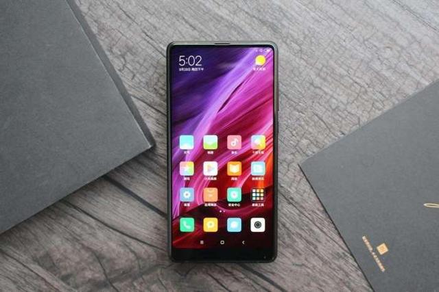 三星折疊手機(jī)渲染圖曝光:顏值驚艷 蘋果華為小米都做不出來